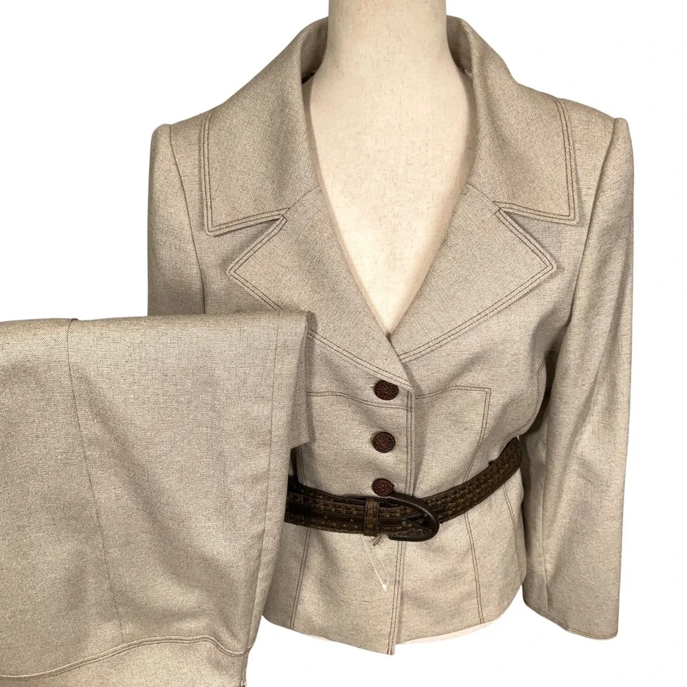 Tahari Skirt Suit Women 12P Beige Belt Contrast Stitch Professional Officewear